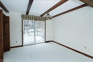 5th image of 657 Aquaview Dr