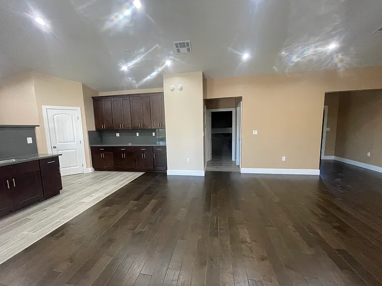 17515 Live Oak St — Photo 22