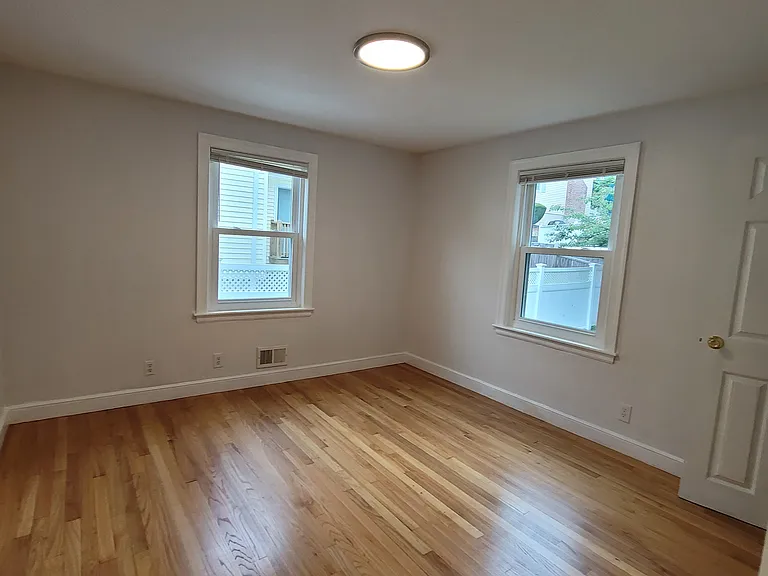 15 Governor Rd — Photo 8