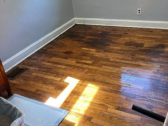 2nd image of 121 Allnutt Dr