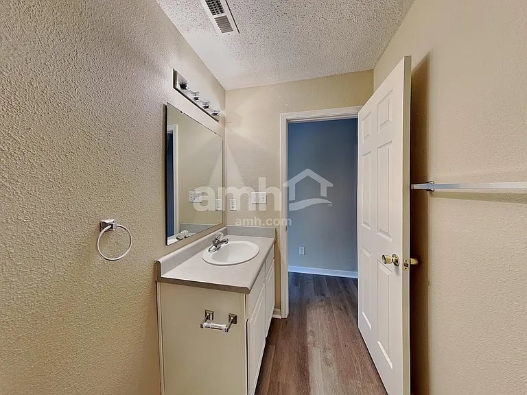 12132 Roundtree Rd — Photo 11