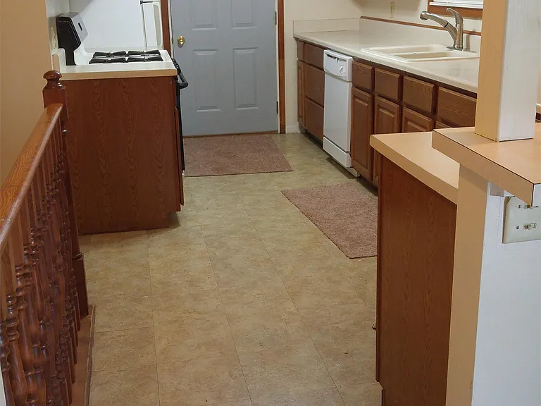 4811 Forest Ave — Photo 8