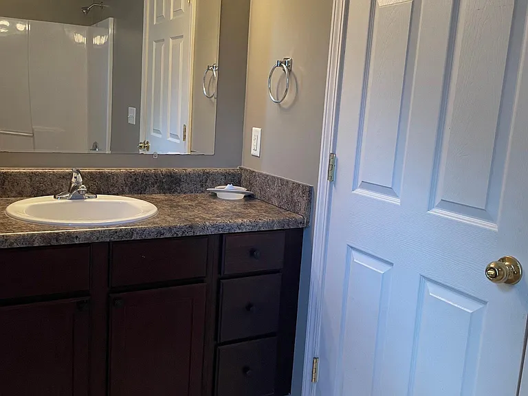 1136 E Lee Rd — Photo 18