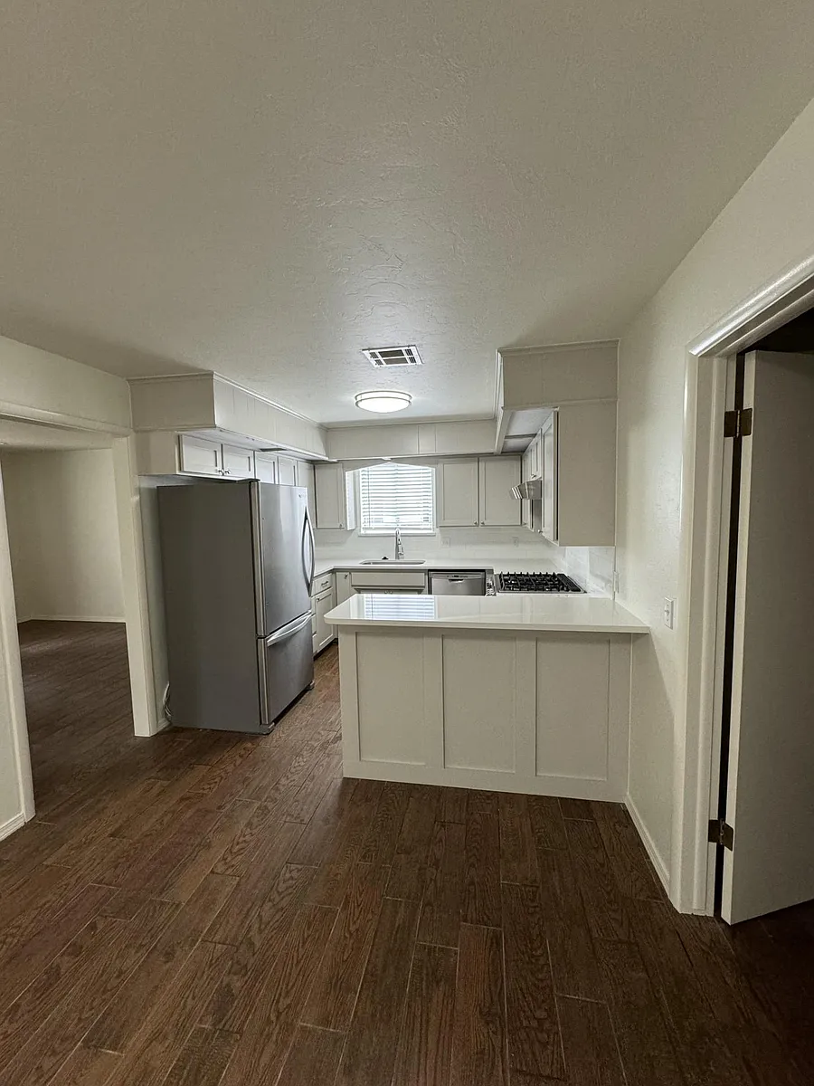 Kitchen - 5728 Melton Dr