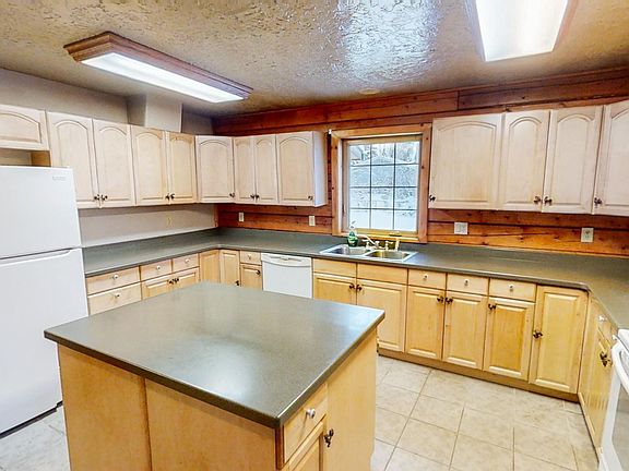 5th image of 5151 Fairchild Ave