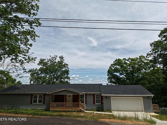 3rd image of 1518 Stony Point Rd