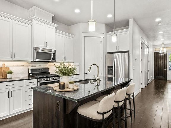 4th image of 1037 E Radiant Ridge Dr