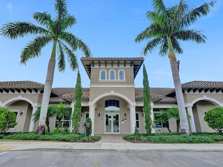 1300 Eucalyptus Dr #3 — Photo 21