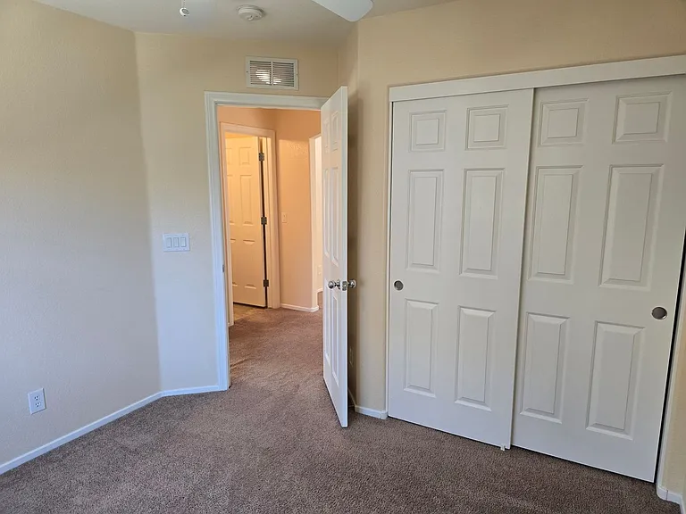 9160 Column Ct — Photo 32