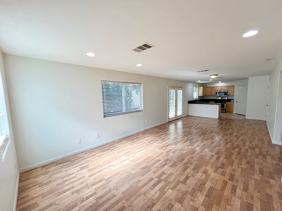 1st image of 33177 Campus Ln