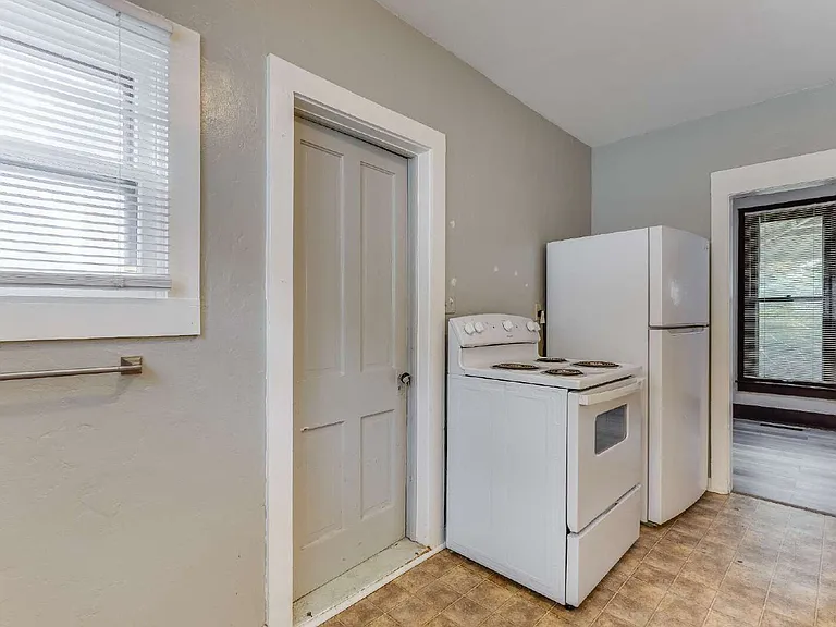 514 S Fern Ave — Photo 11