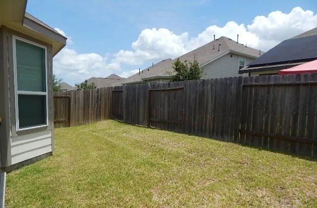 3 bed, 1573 sqft, $1,795 — Photo 3