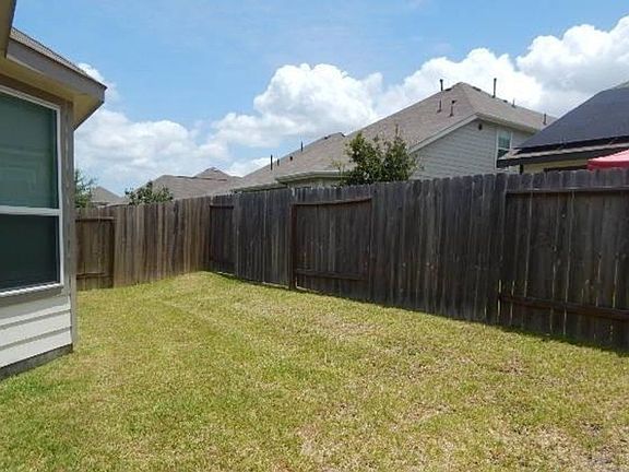 3rd image of 4516 Danielle Gardens Ln