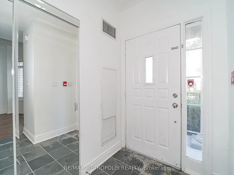 3 Rean Dr #Townhouse 13 — Photo 8
