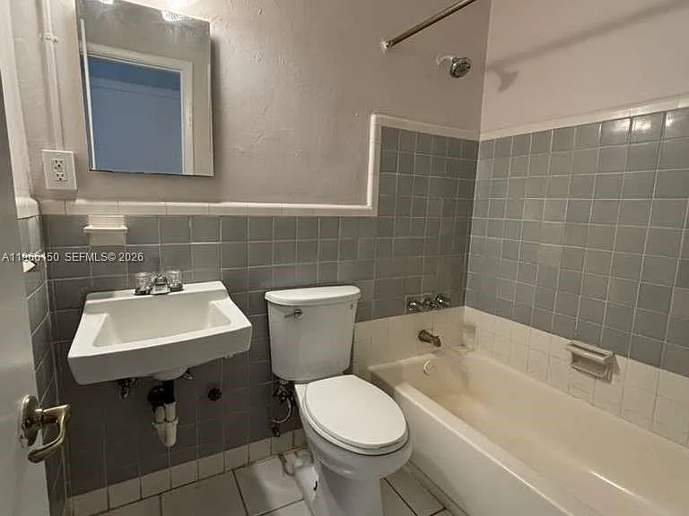 301 Sharar Ave #4 — Photo 10