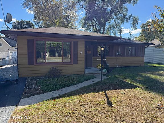2nd image of 6641 Convent Blvd