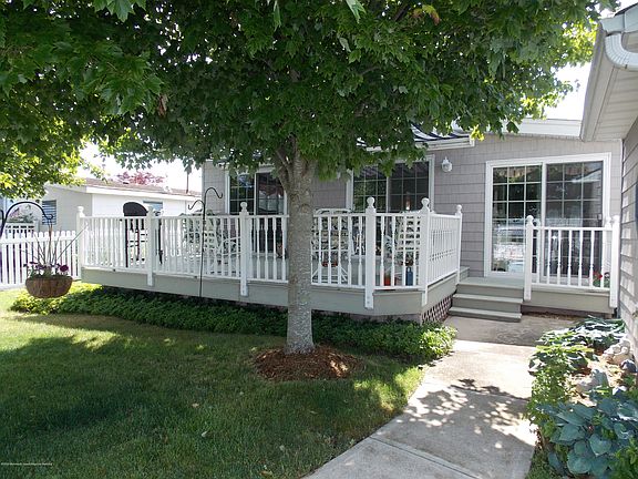 5th image of 24 Carlyle Dr
