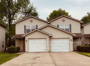 719 SE Summit Ave, Lees Summit, MO 64063