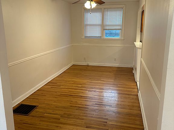 4th image of 7142 Oakland St