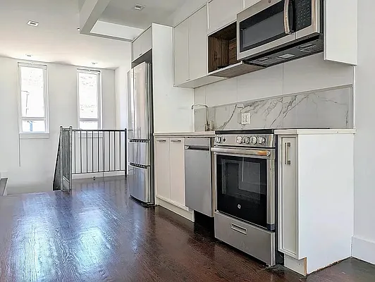 Rented by MySpaceNYC | media 4