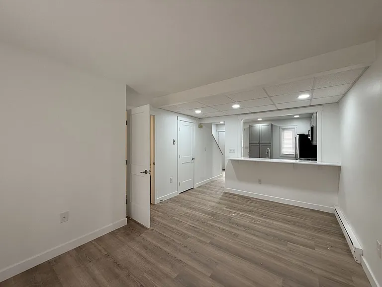 719 W College Ave — Photo 8