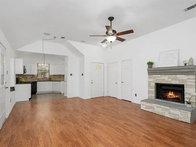 22835 Sherioaks Ln — Photo 6