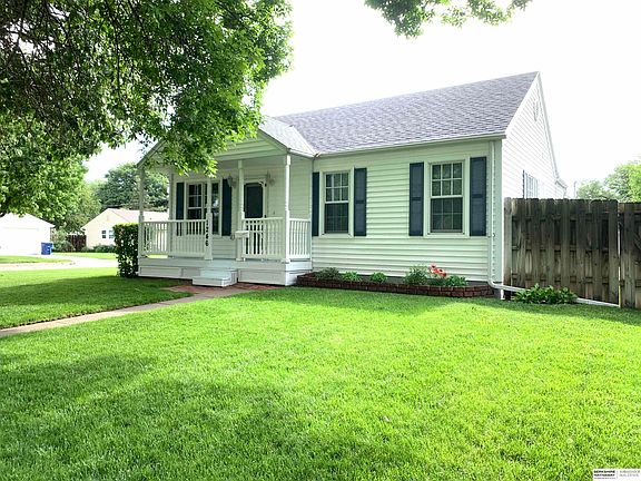 3rd image of 1246 N Platte Ave