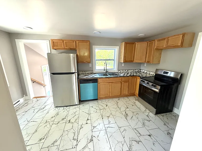 112 Old Glenwood Rd #2 — Photo 6