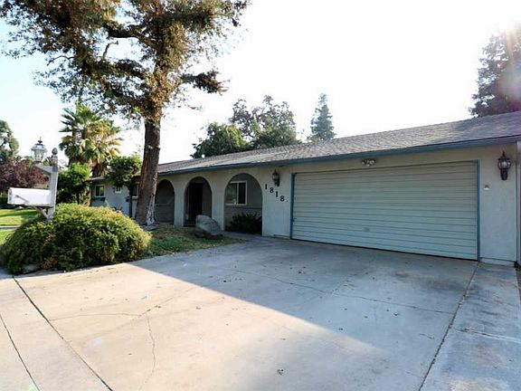 3rd image of 1818 S Royal Oaks Dr