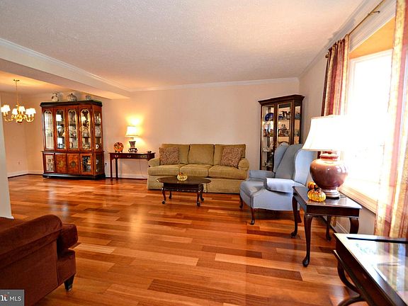 3rd image of 327 Double Eagle Dr