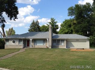 320 Park Dr, Swansea, IL 62226