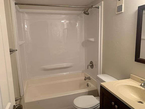 2nd image of 410 Orange Ave APT 3