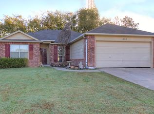 3013 Village Dr, Catoosa, OK 74015