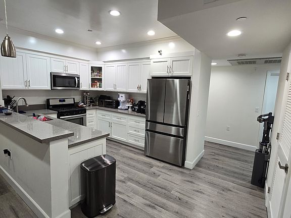 5th image of 14915 Roscoe Blvd Unit 306
