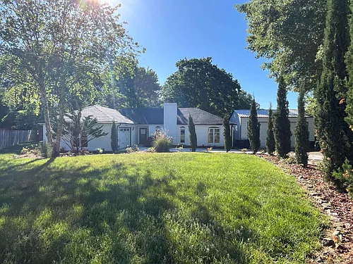 916 Spring Hill Ct Photo 1