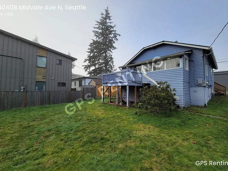 14040B Midvale Ave N #14040B — Photo 2