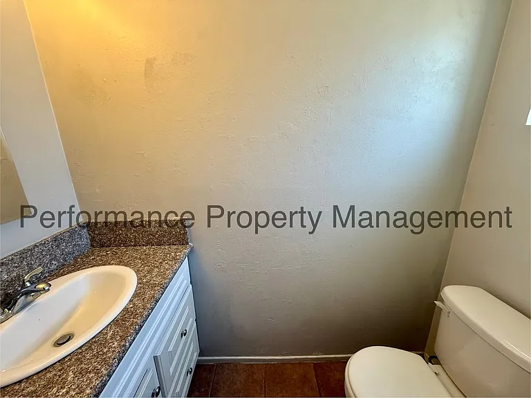 5101 Hunter Ave #7 — Photo 7