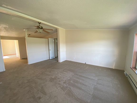 5th image of 45619 Laura Dr