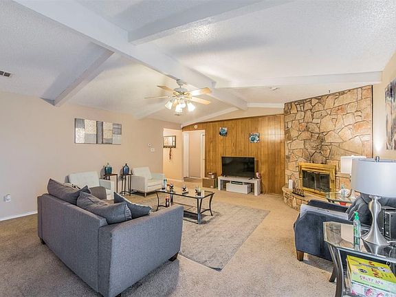 3rd image of 921 Highcrest Dr