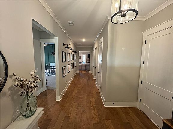 3rd image of 7680 Little Mill Rd