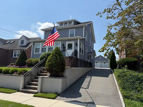 724 Teneyck Ave #2 Photo 1 724 Teneyck Ave #2 Photo 1
