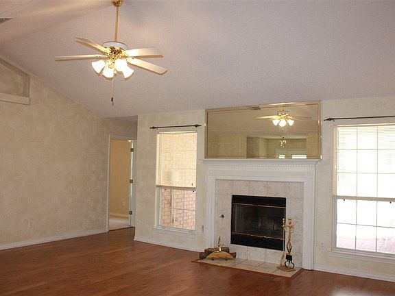 3rd image of 10250 Candlestick Ln