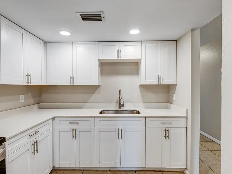 Residences on 16th Villas — Photo 6