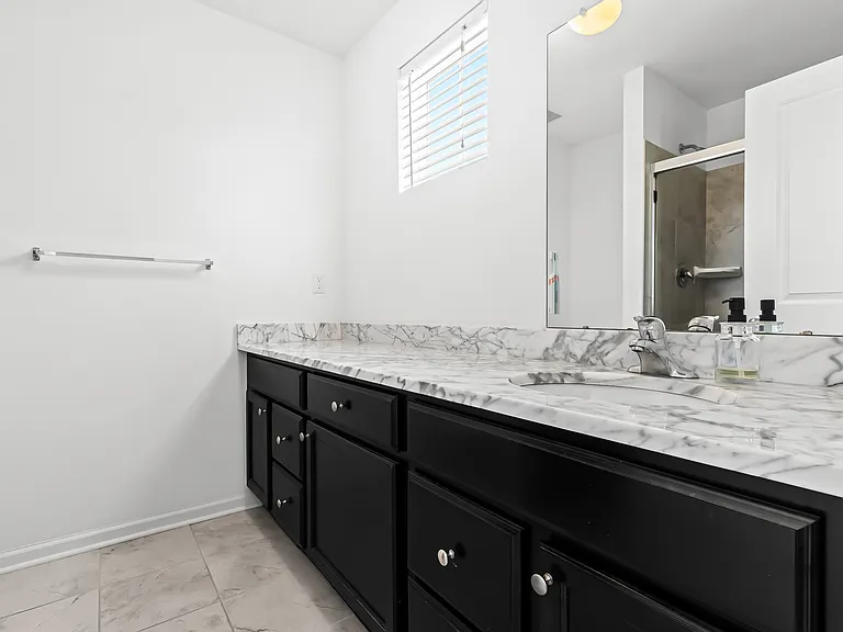 506 Midland Blvd — Photo 14
