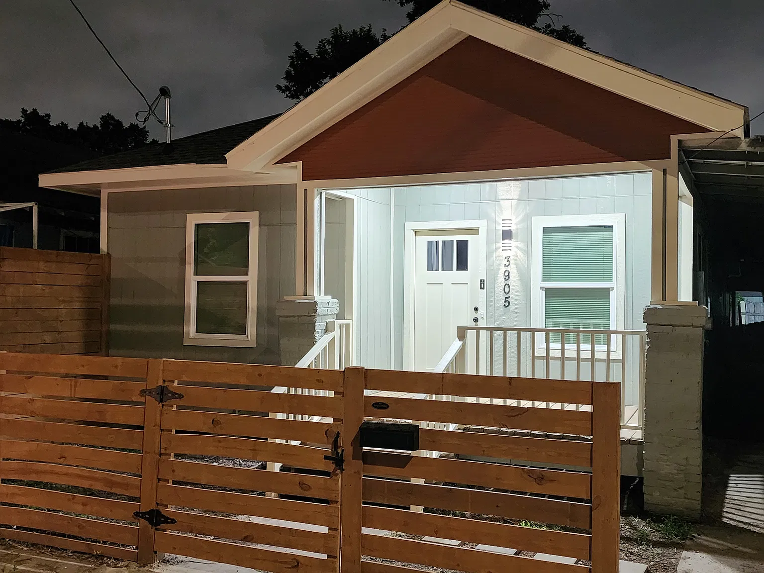 3905 Fox St — Photo 1
