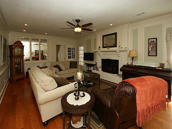 3rd image of 112 Dove Ln