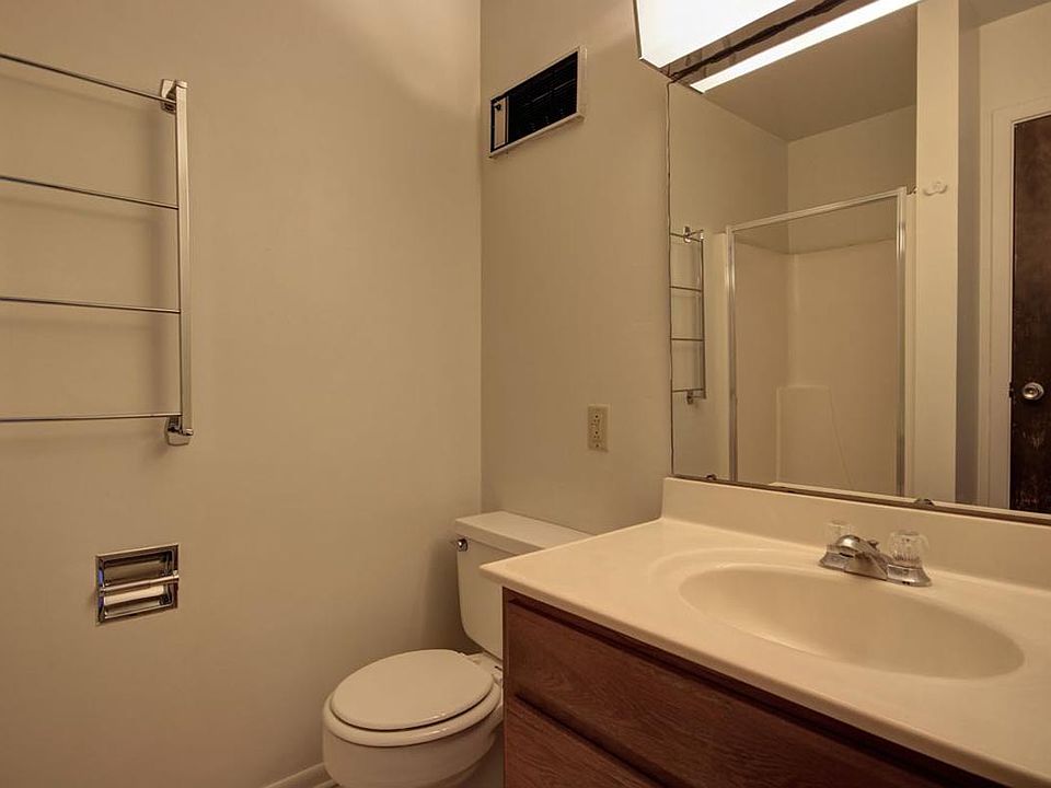 1st image of 111 W Park St #18525819