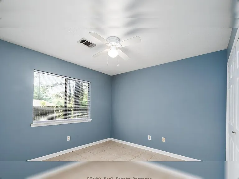 15 Raintree Dr #1 — Photo 8
