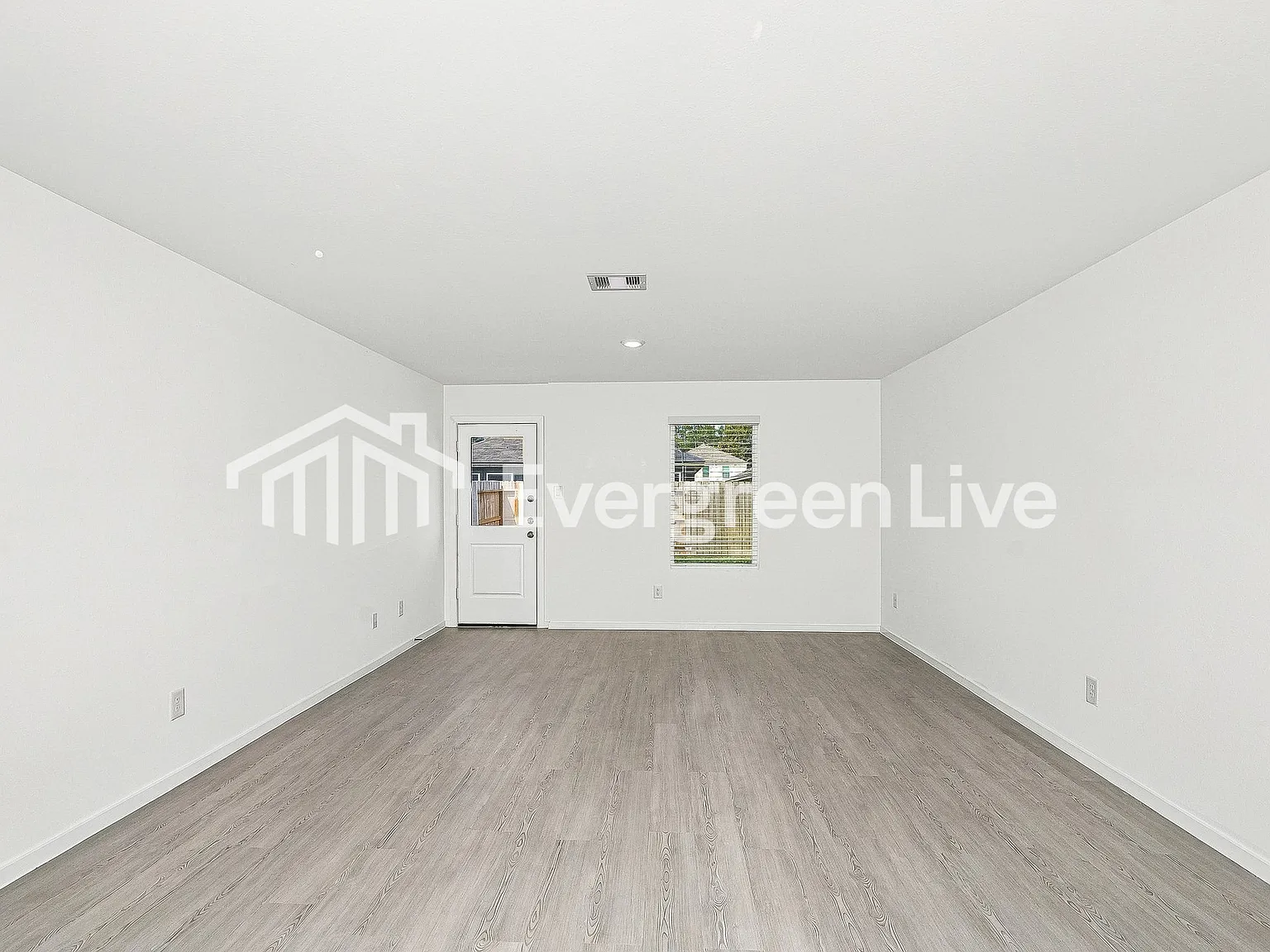 4 bed, 2.5 bath, 1535 sqft, $1,705 — Photo 4