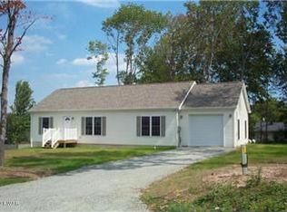 21 Brookside Rd, Waymart, PA 18472